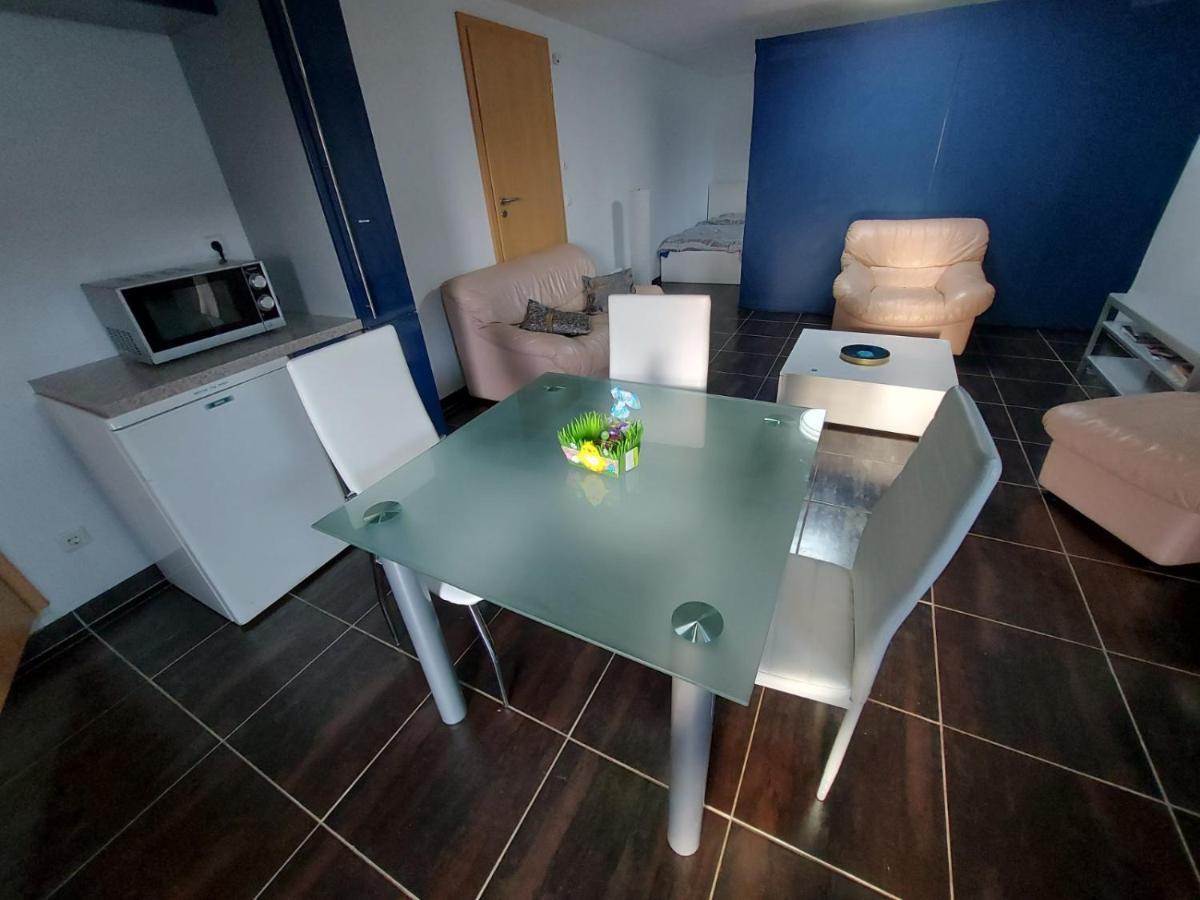 Saeul Lovely Appartment With Private Patio And Private Entrance In Luxembourg 60M2 מראה חיצוני תמונה